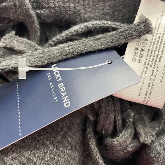 NEW $70 Lucky Brand Scarf 16"x88" Gray Fringe Poly/Acrylic Soft Warm Long - Picture 4 of 12